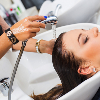 woman-hairdresser-salon